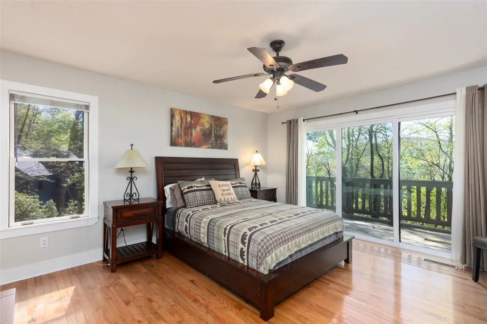 516 Cherokee Trace Lake Toxaway, NC 28747