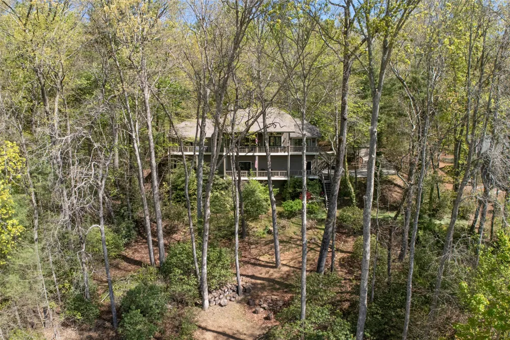 516 Cherokee Trace Lake Toxaway, NC 28747