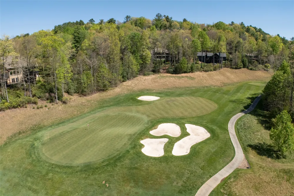 516 Cherokee Trace Lake Toxaway, NC 28747