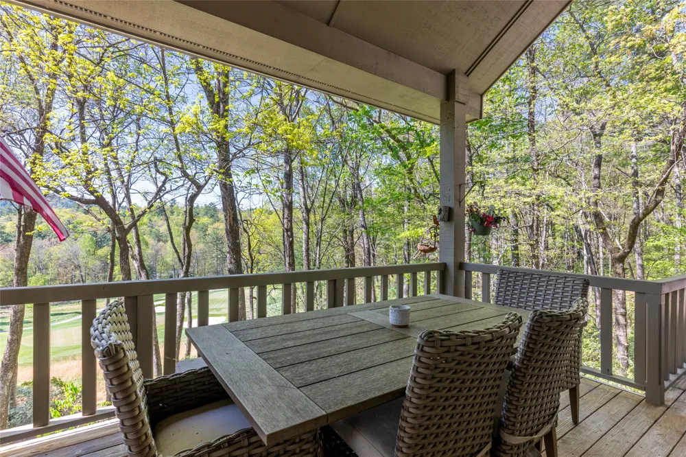 516 Cherokee Trace Lake Toxaway, NC 28747