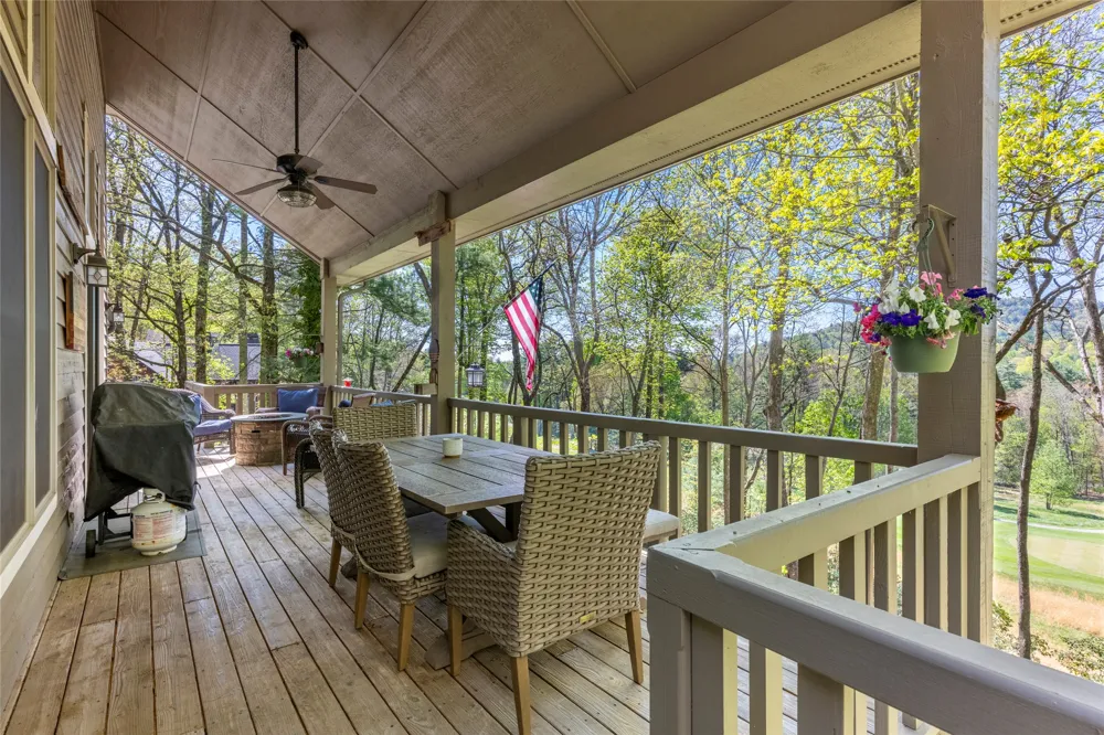 516 Cherokee Trace Lake Toxaway, NC 28747