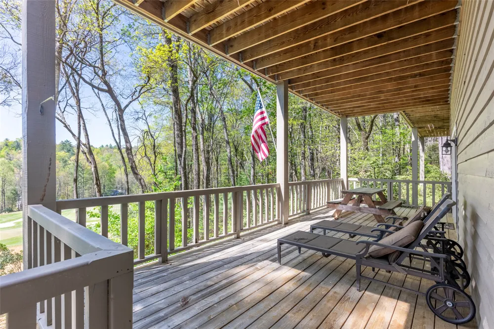 516 Cherokee Trace Lake Toxaway, NC 28747