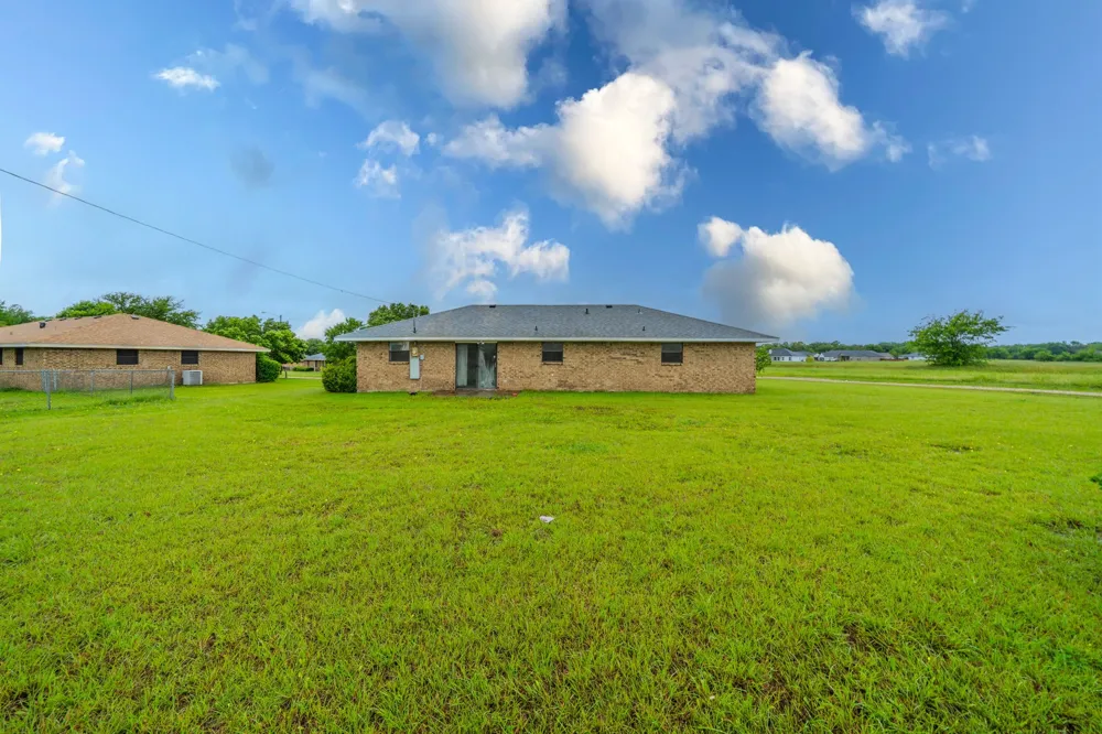 516 Venice Drive Italy, TX 76651
