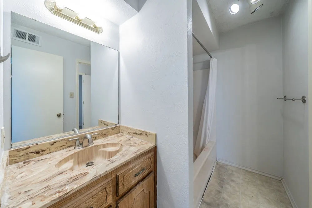 516 Venice Drive Italy, TX 76651