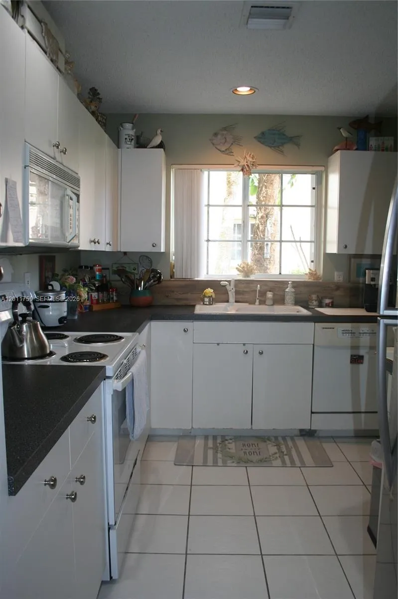 6200 NW 74th Ct Parkland, FL 33067
