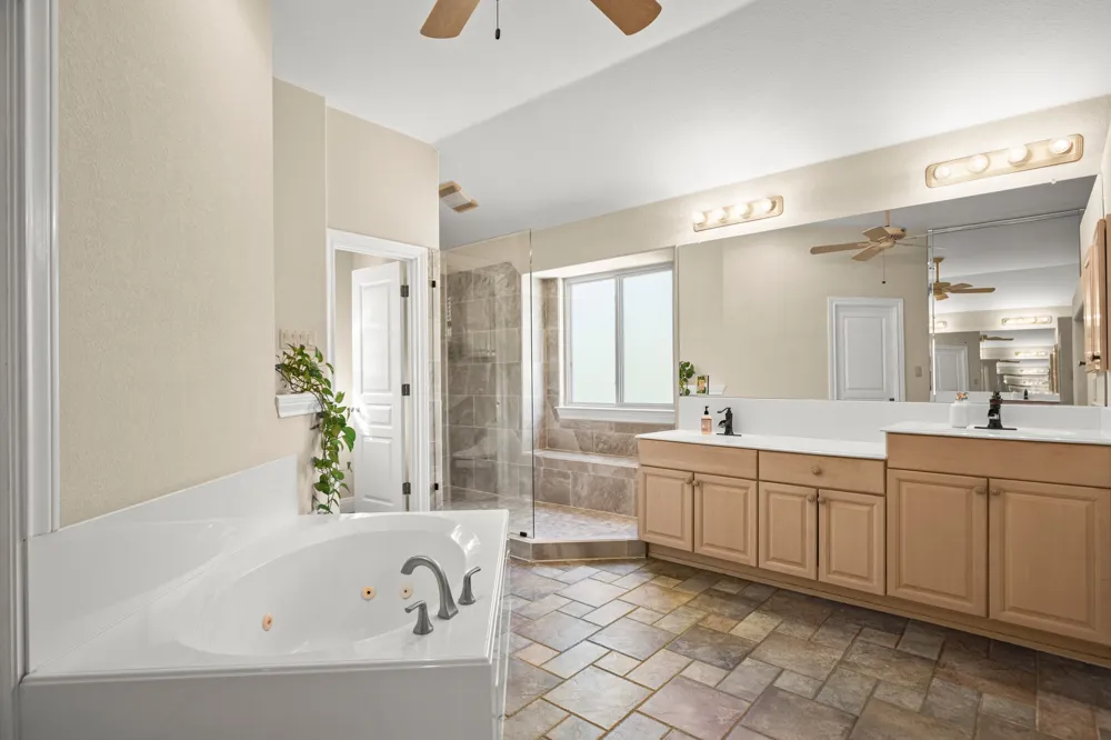 149 Spanish Oak Trail Elgin, TX 78621