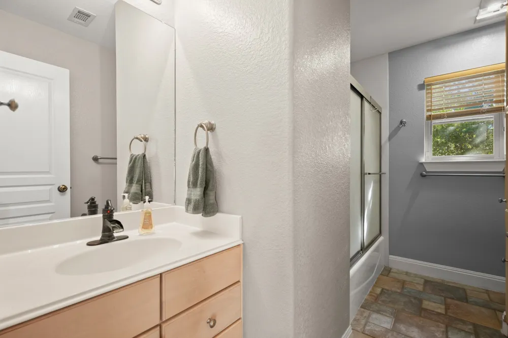 149 Spanish Oak Trail Elgin, TX 78621