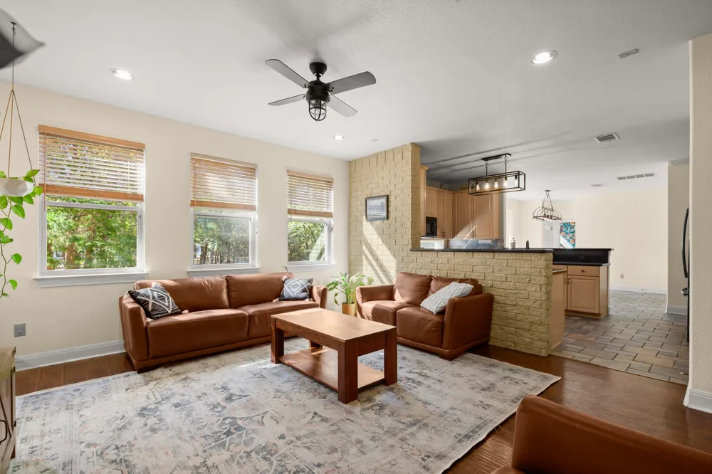 149 Spanish Oak Trail Elgin, TX 78621