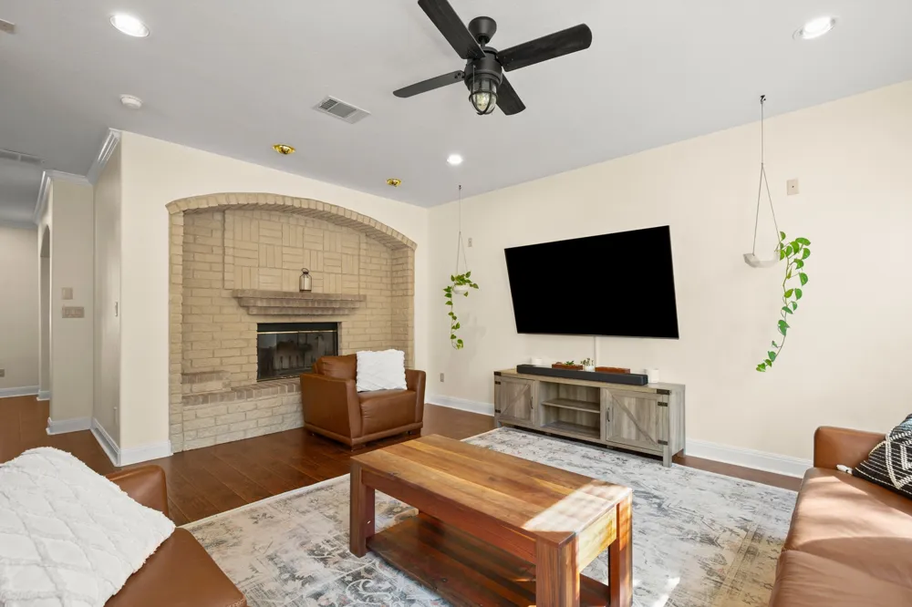 149 Spanish Oak Trail Elgin, TX 78621