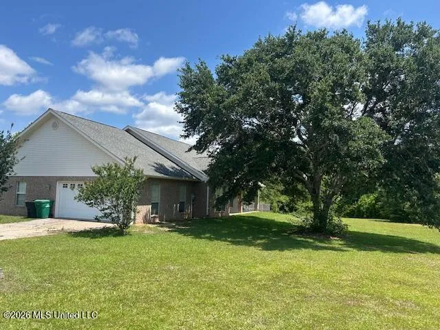 5480 Rocky Hill Dedeaux Road Kiln, MS 39556