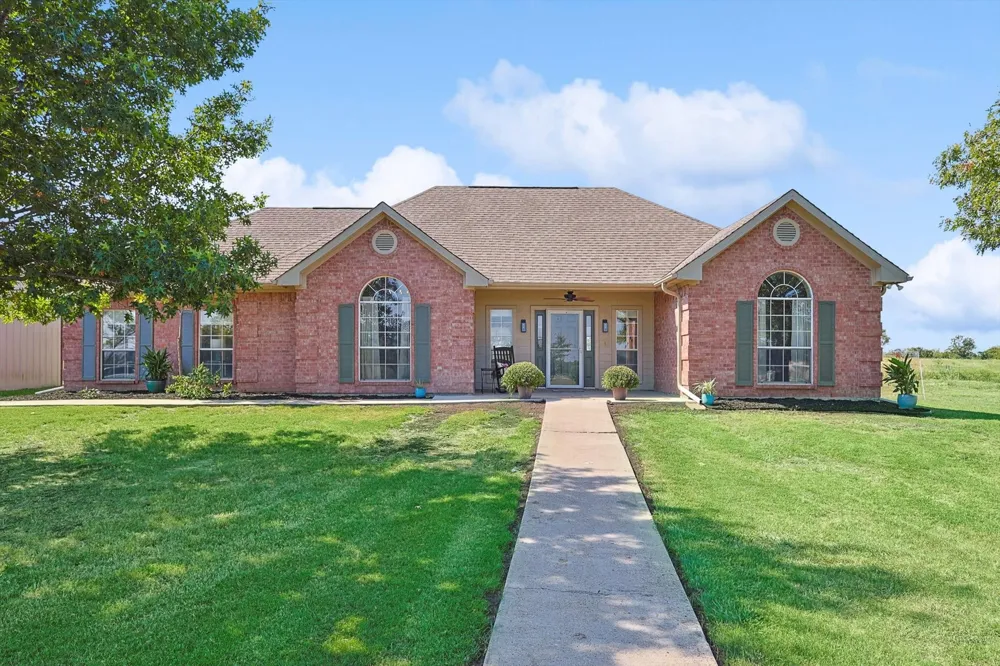 3289 Mitchell Road Krum, TX 76249