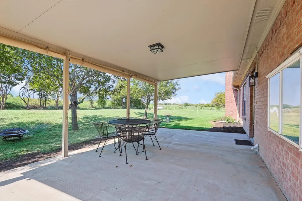 3289 Mitchell Road Krum, TX 76249