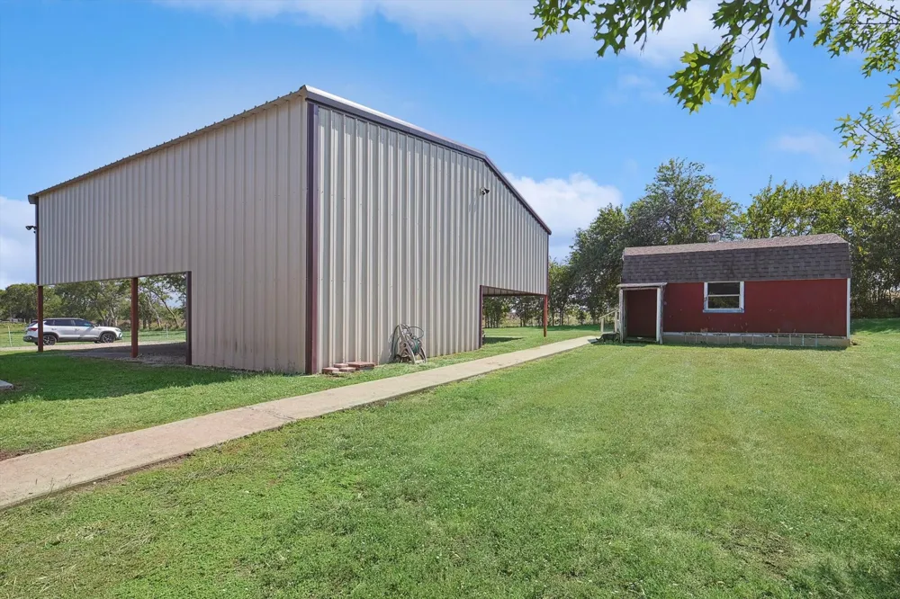 3289 Mitchell Road Krum, TX 76249