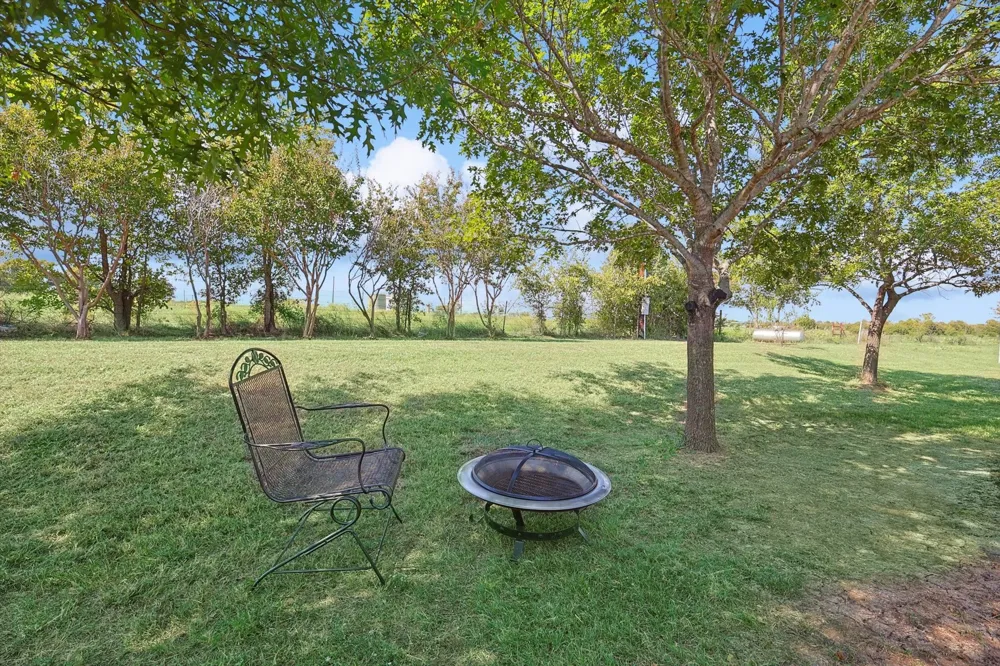 3289 Mitchell Road Krum, TX 76249
