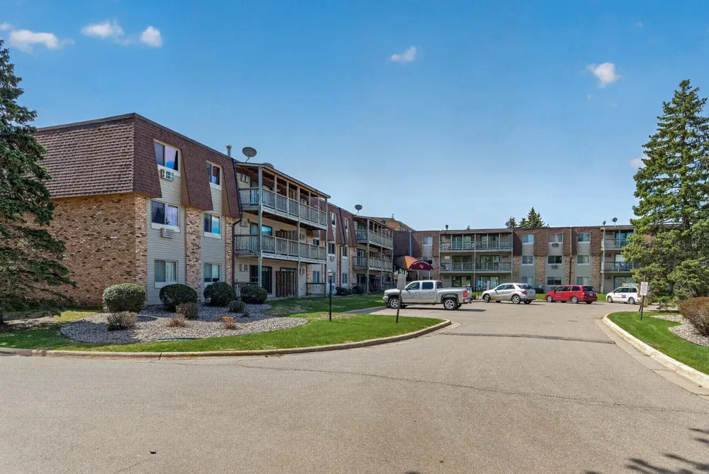 2011 E 122nd Street #D1 Burnsville, MN 55337