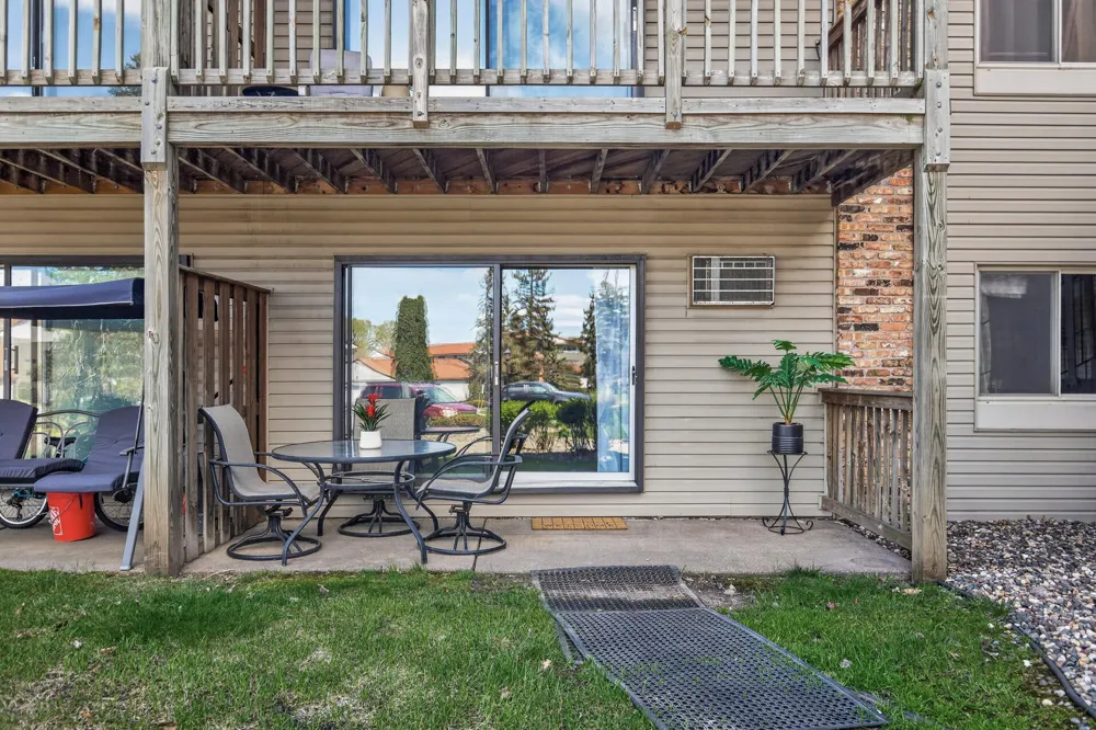2011 E 122nd Street #D1 Burnsville, MN 55337