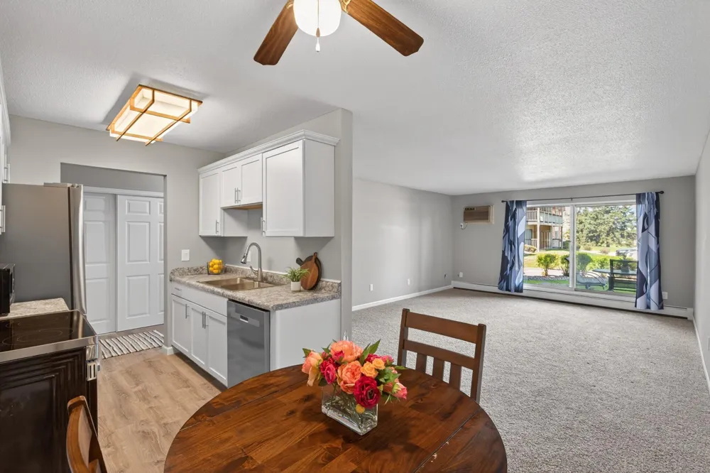 2011 E 122nd Street #D1 Burnsville, MN 55337