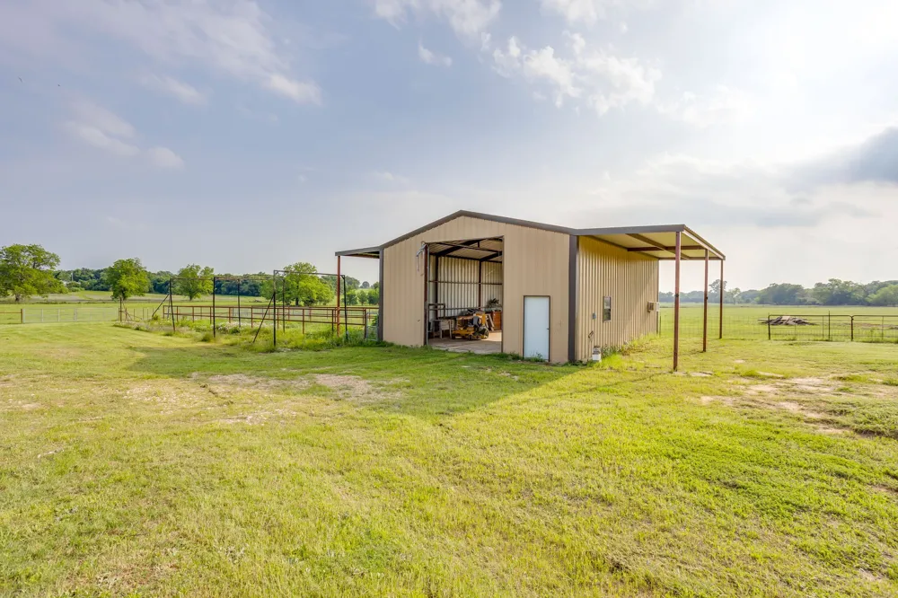184 Hcr 1439 Covington, TX 76636