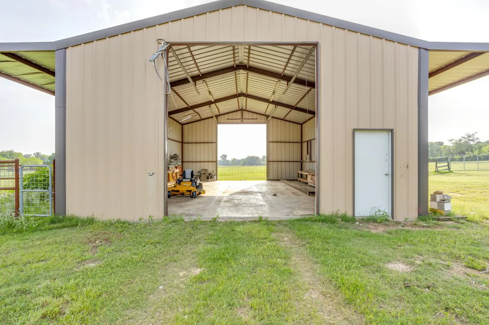 184 Hcr 1439 Covington, TX 76636