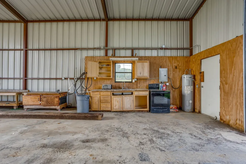 184 Hcr 1439 Covington, TX 76636