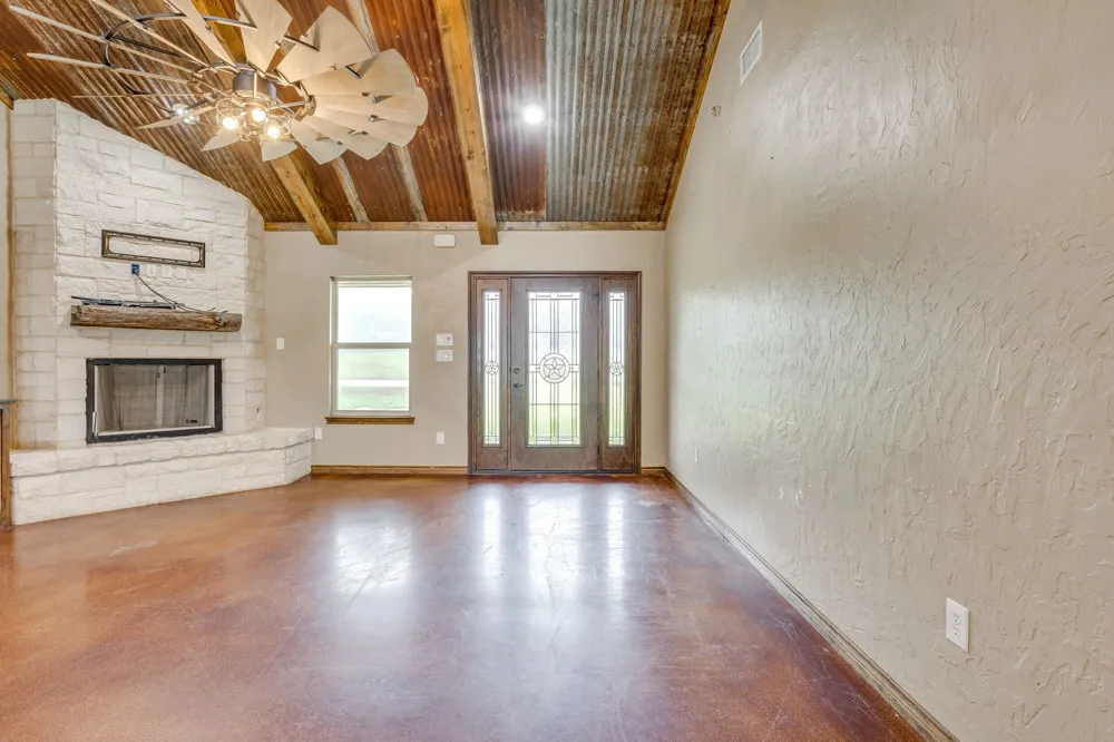 184 Hcr 1439 Covington, TX 76636