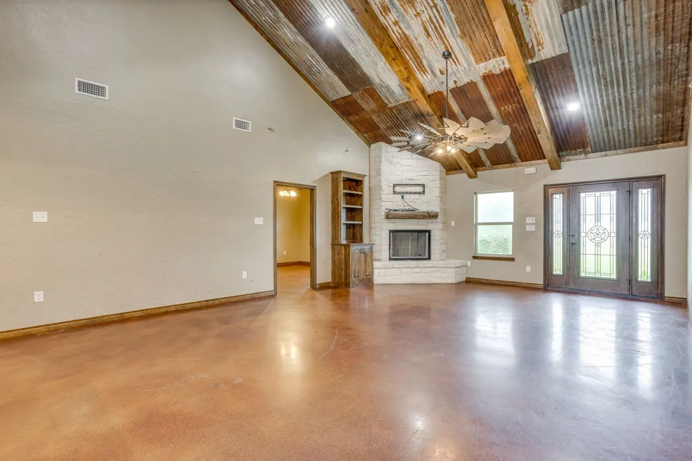 184 Hcr 1439 Covington, TX 76636