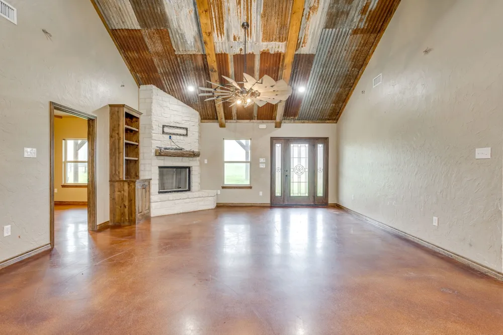 184 Hcr 1439 Covington, TX 76636