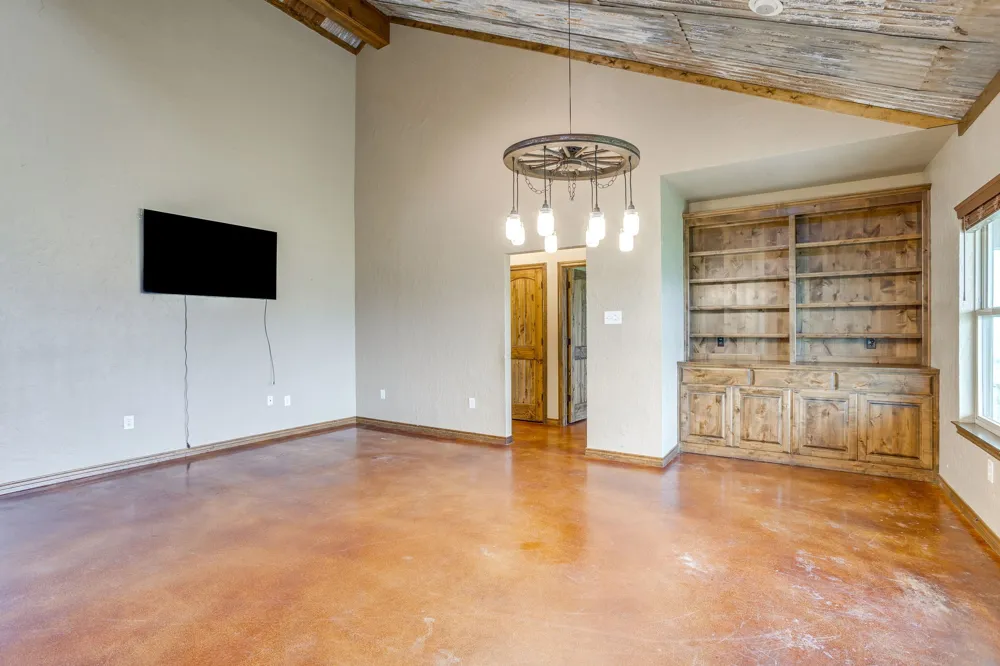 184 Hcr 1439 Covington, TX 76636