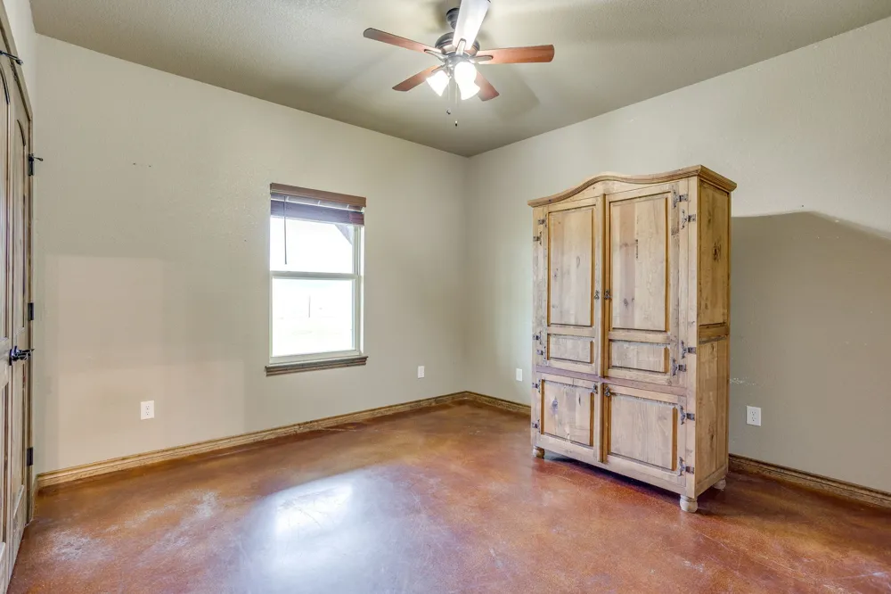 184 Hcr 1439 Covington, TX 76636