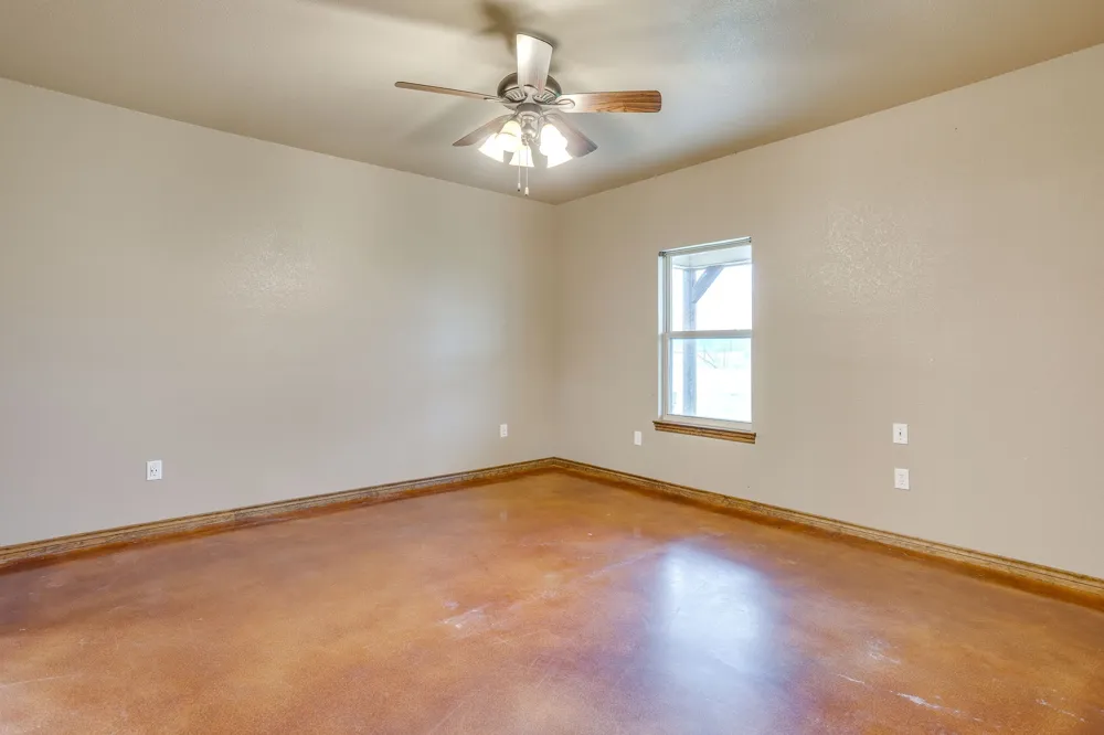 184 Hcr 1439 Covington, TX 76636