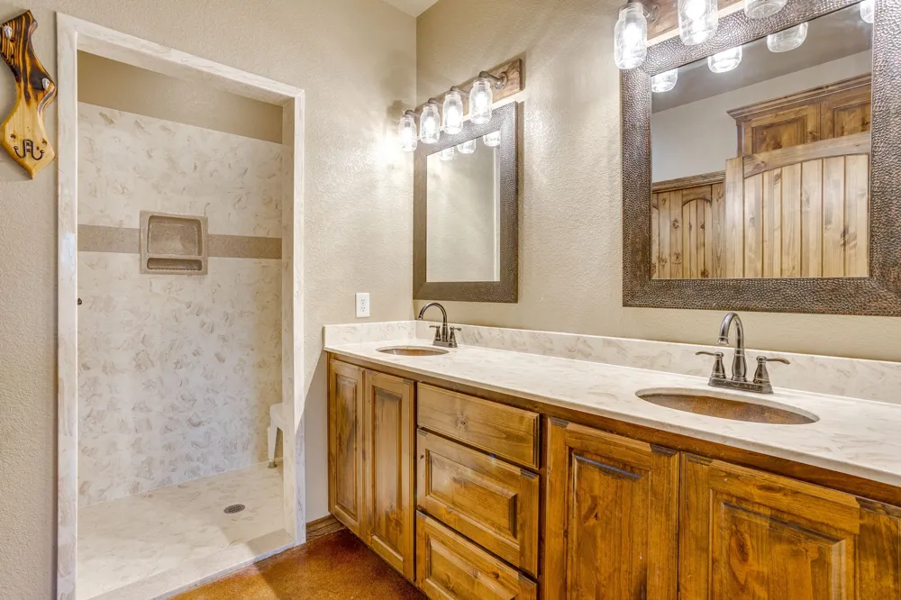 184 Hcr 1439 Covington, TX 76636