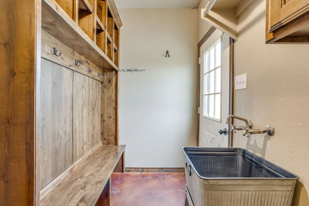 184 Hcr 1439 Covington, TX 76636