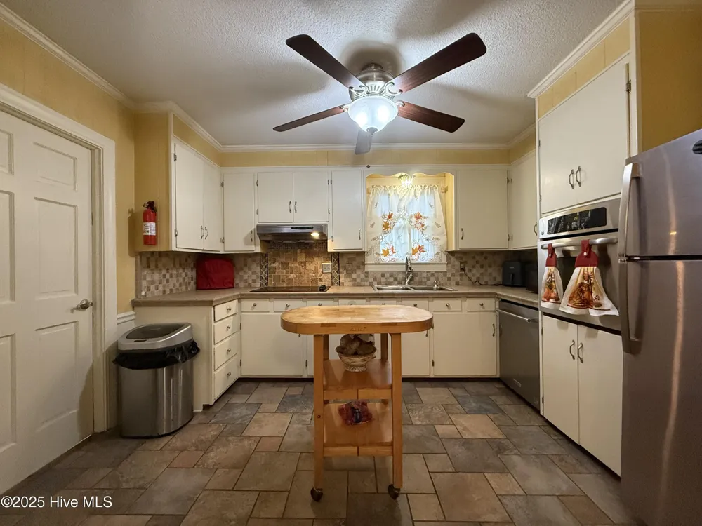 903 E Woodlawn Drive Williamston, NC 27892