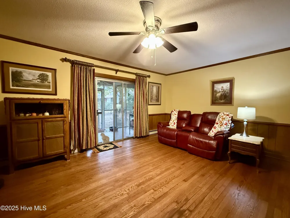 903 E Woodlawn Drive Williamston, NC 27892
