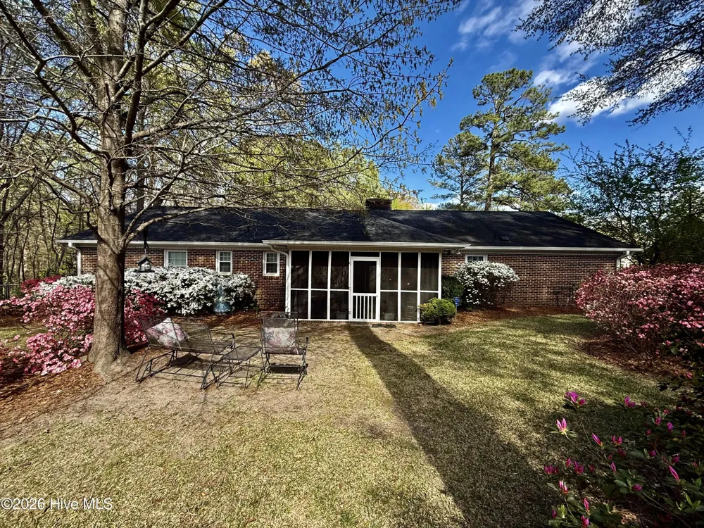 903 E Woodlawn Drive Williamston, NC 27892
