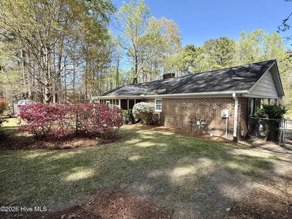 903 E Woodlawn Drive Williamston, NC 27892