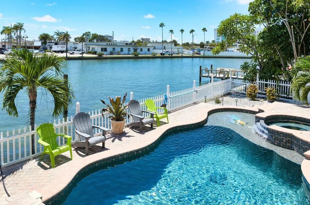 125 110TH AVENUE #1 Treasure Island, FL 33706