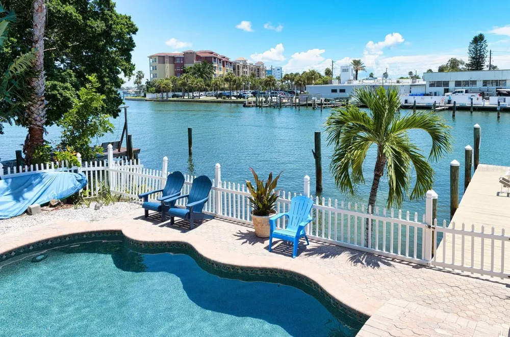 125 110TH AVENUE #1 Treasure Island, FL 33706