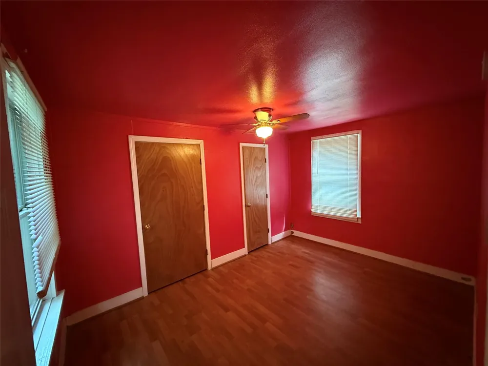 317 3rd Street San Leon, TX 77539