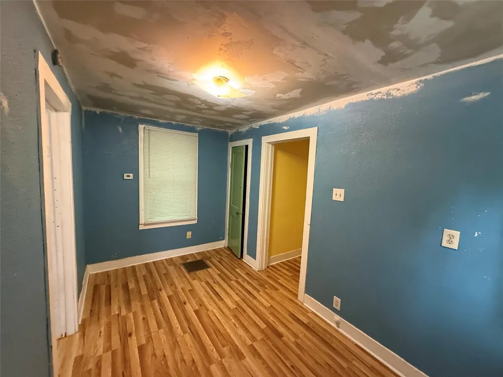 317 3rd Street San Leon, TX 77539