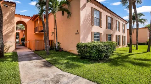 7200 Fairway Dr #H12