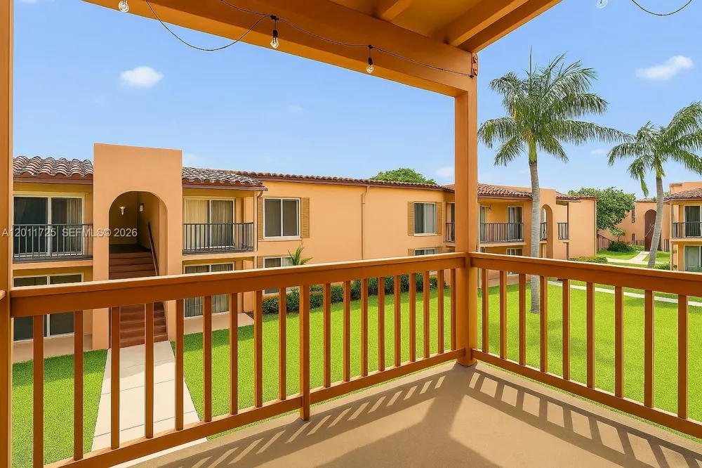 7200 Fairway Dr #H12 Miami Lakes, FL 33014