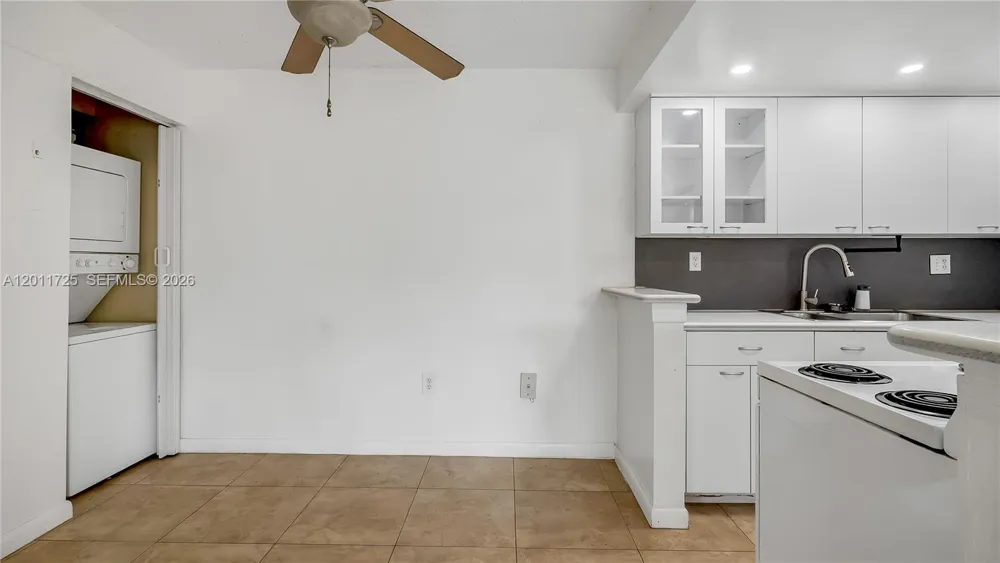 7200 Fairway Dr #H12 Miami Lakes, FL 33014