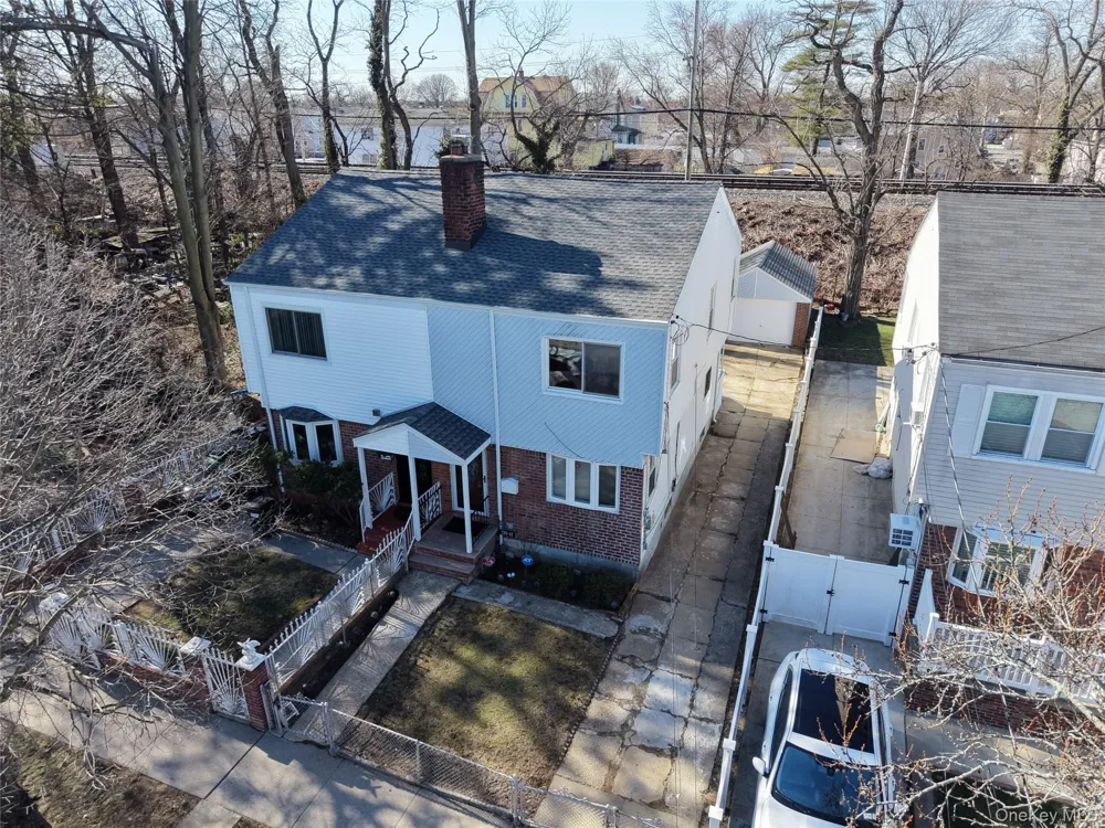 21942 141st Road Springfield Gardens, NY 11413