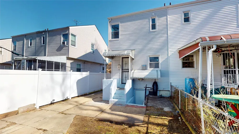 21942 141st Road Springfield Gardens, NY 11413