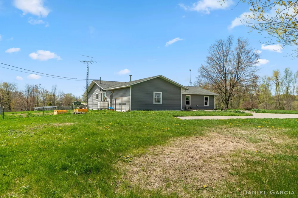 3949 200th Avenue Leavitt Township, MI 49459