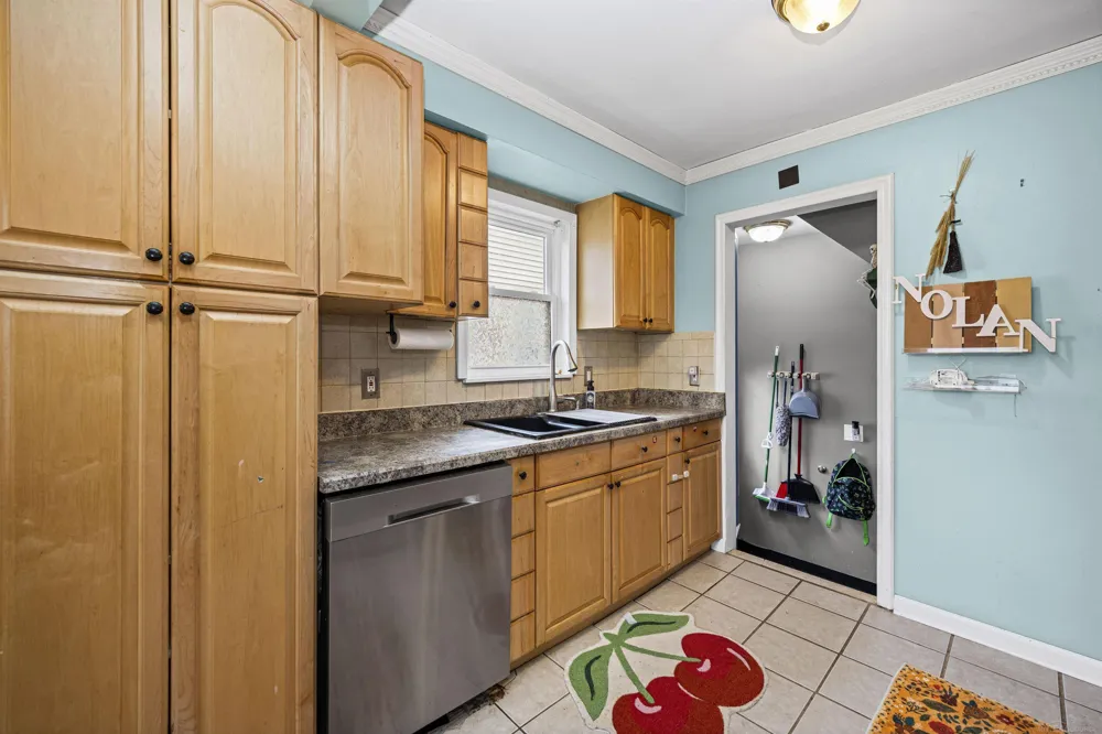 2980 Greenfield Road Berkley City, MI 48072