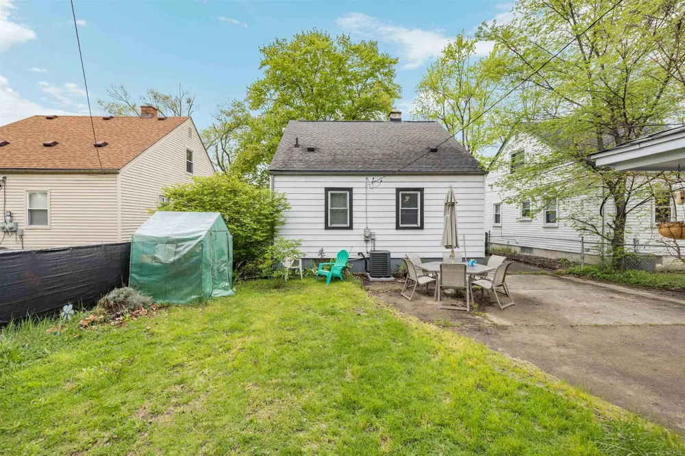2980 Greenfield Road Berkley City, MI 48072