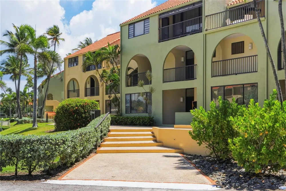 96 BEACH VILLAGE DRIVE #96 Humacao, PR 00791