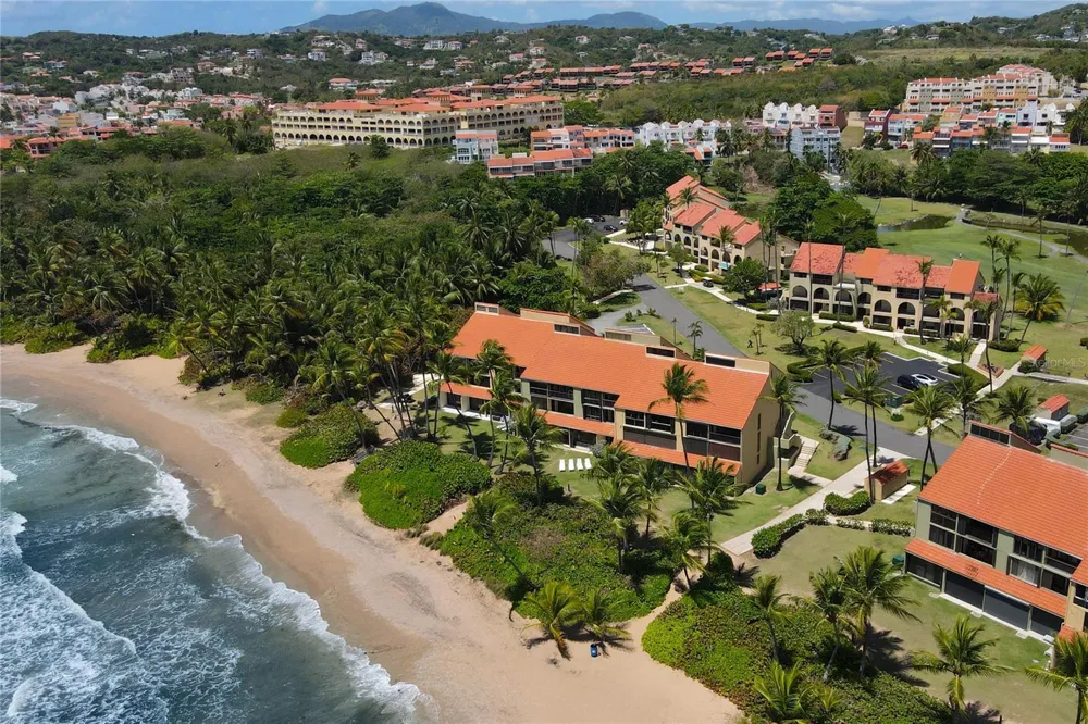 96 BEACH VILLAGE DRIVE #96 Humacao, PR 00791